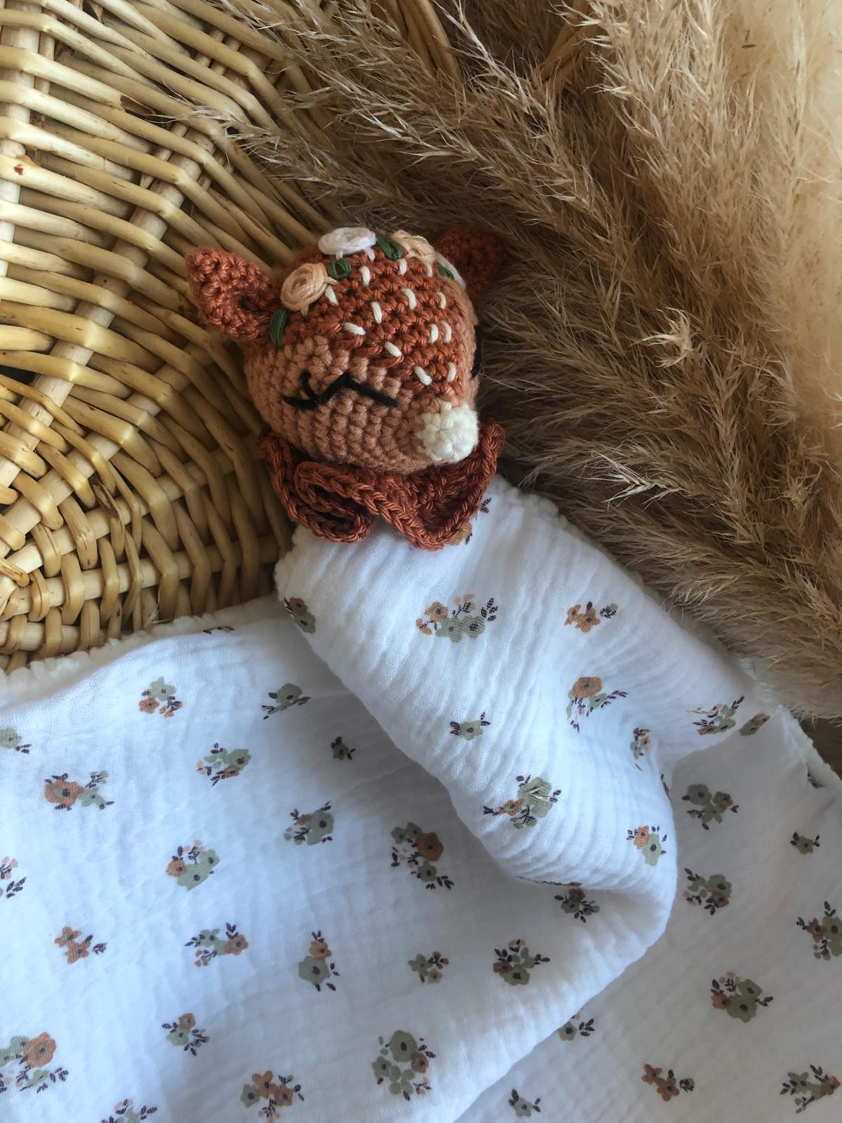 Doudou Biche couronne fleur brodée